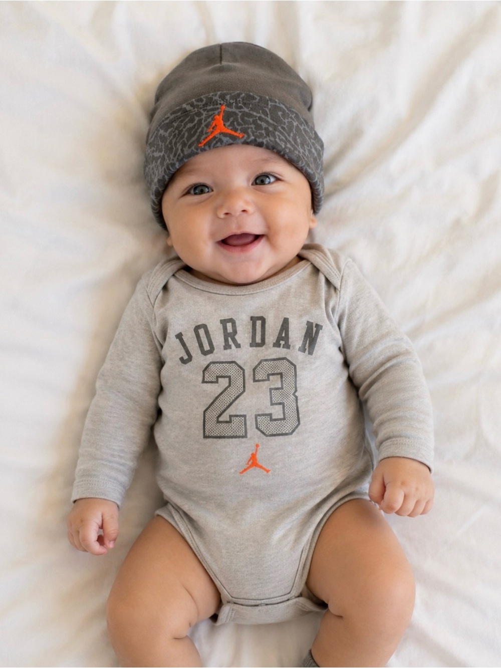 257 NWOT Jordan Baby Beanie Hat 0-6 Months Gray Orange Jumpman Cotton